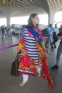 Indian actress yami gautam spotted at mumbai airport