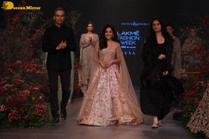 Actress Yami Gautam ramp walk at Lakme fashion week 2022