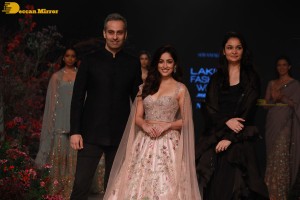 Actress Yami Gautam ramp walk at Lakme fashion week 2022