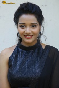telugu actress yamini bandaru cute looks in a black dress