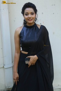 telugu actress yamini bandaru cute looks in a black dress