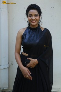 telugu actress yamini bandaru cute looks in a black dress