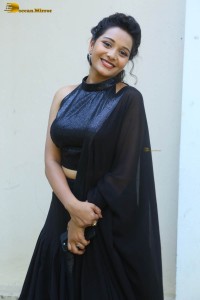 telugu actress yamini bandaru cute looks in a black dress