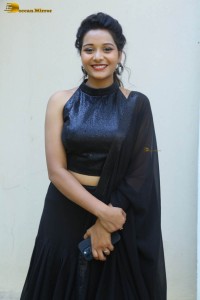 telugu actress yamini bandaru cute looks in a black dress