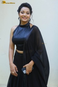 telugu actress yamini bandaru cute looks in a black dress