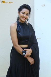 telugu actress yamini bandaru cute looks in a black dress