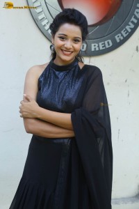 telugu actress yamini bandaru cute looks in a black dress
