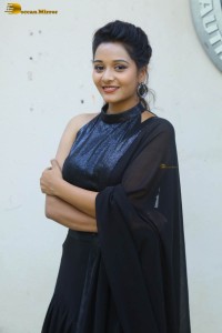 telugu actress yamini bandaru cute looks in a black dress