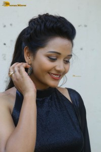 telugu actress yamini bandaru cute looks in a black dress