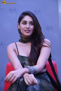 Indian actress yukti thareja glamorous photoshoot