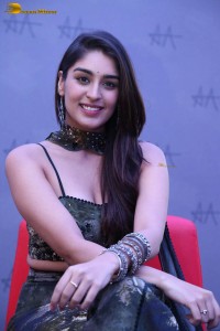 Indian actress yukti thareja glamorous photoshoot