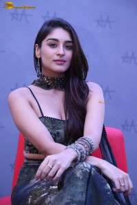 Indian actress yukti thareja glamorous photoshoot