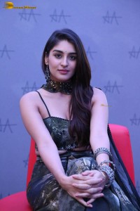 Indian actress yukti thareja glamorous photoshoot