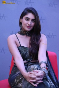 Indian actress yukti thareja glamorous photoshoot