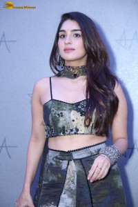 Indian actress yukti thareja glamorous photoshoot