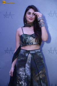 Indian actress yukti thareja glamorous photoshoot