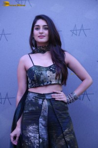 Indian actress yukti thareja glamorous photoshoot