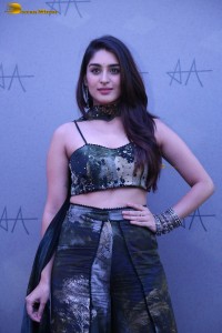 Indian actress yukti thareja glamorous photoshoot