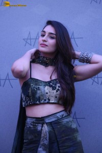 Indian actress yukti thareja glamorous photoshoot