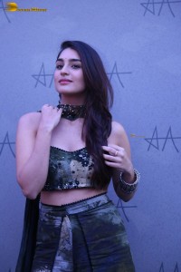 Indian actress yukti thareja glamorous photoshoot