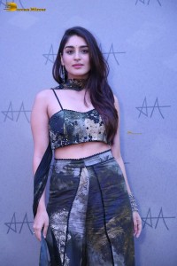 Indian actress yukti thareja glamorous photoshoot