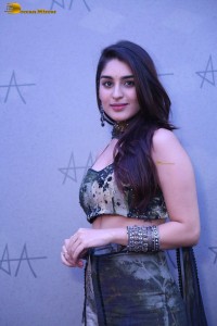 Indian actress yukti thareja glamorous photoshoot