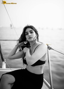 Indian Actress Yukti Thareja sexy photoshoot in a bikini