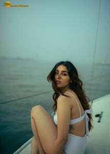 Indian Actress Yukti Thareja sexy photoshoot in a bikini