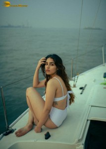 Indian Actress Yukti Thareja sexy photoshoot in a bikini