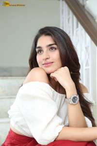 telugu actress Yukti Thareja photoshoot