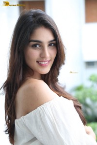 telugu actress Yukti Thareja photoshoot