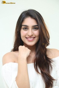 telugu actress Yukti Thareja photoshoot