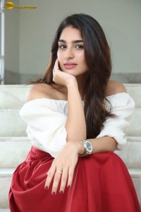 telugu actress Yukti Thareja photoshoot