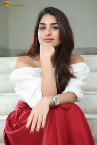 telugu actress Yukti Thareja photoshoot