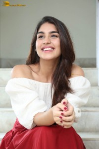 telugu actress Yukti Thareja photoshoot