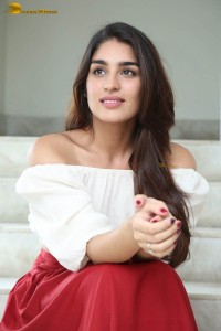 telugu actress Yukti Thareja photoshoot