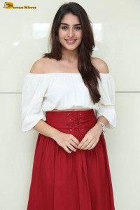 telugu actress Yukti Thareja photoshoot