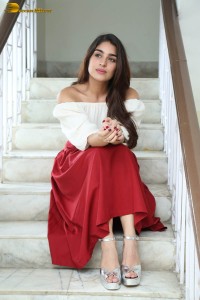 telugu actress Yukti Thareja photoshoot