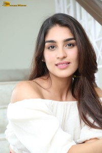 telugu actress Yukti Thareja photoshoot