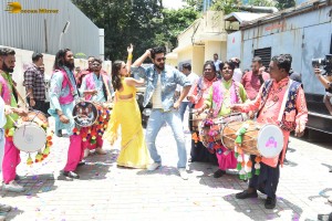 Trailer Launch of Zara Hatke Zara Bachke attended by Sara Ali Khan and Vicky Kaushal