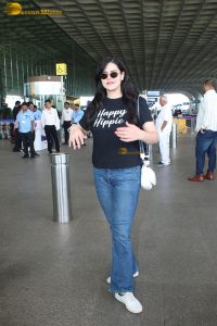 bollywood star Zareen Khan cute in a black t-shirt and denim jeans at mumbai airport